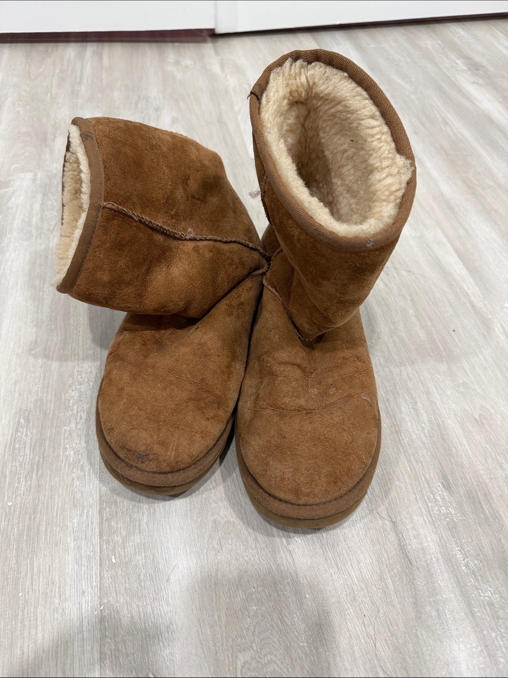UGG Classic Short Suede Boots in Chestnut Brown